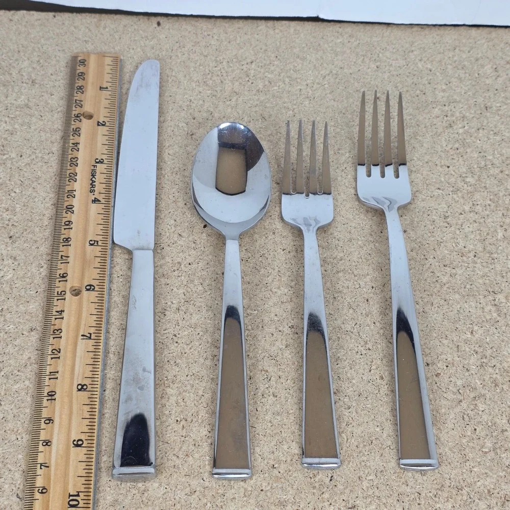 Oneida Icarus Stainless Steel Flatware 4 Piece Set Knife Forks Spoon Replacement